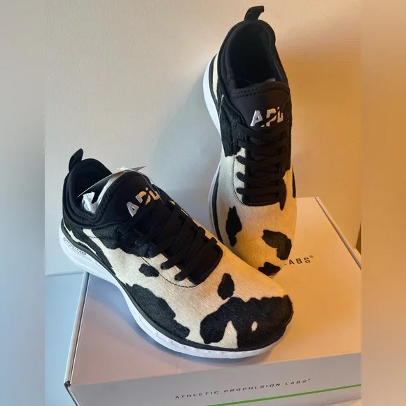 NIB APL WOMENS TECHLOOM PHANTOM BLACK/WHITE ICONIC CALF HAIR SNEAKER SZ 7.5 - Picture 5 of 14